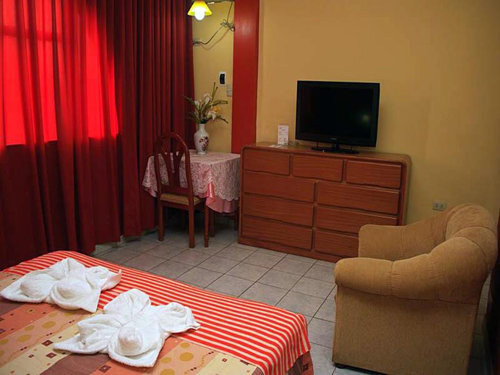 Hotel & Suites La Posada De Lobo Iquitos Bilik gambar